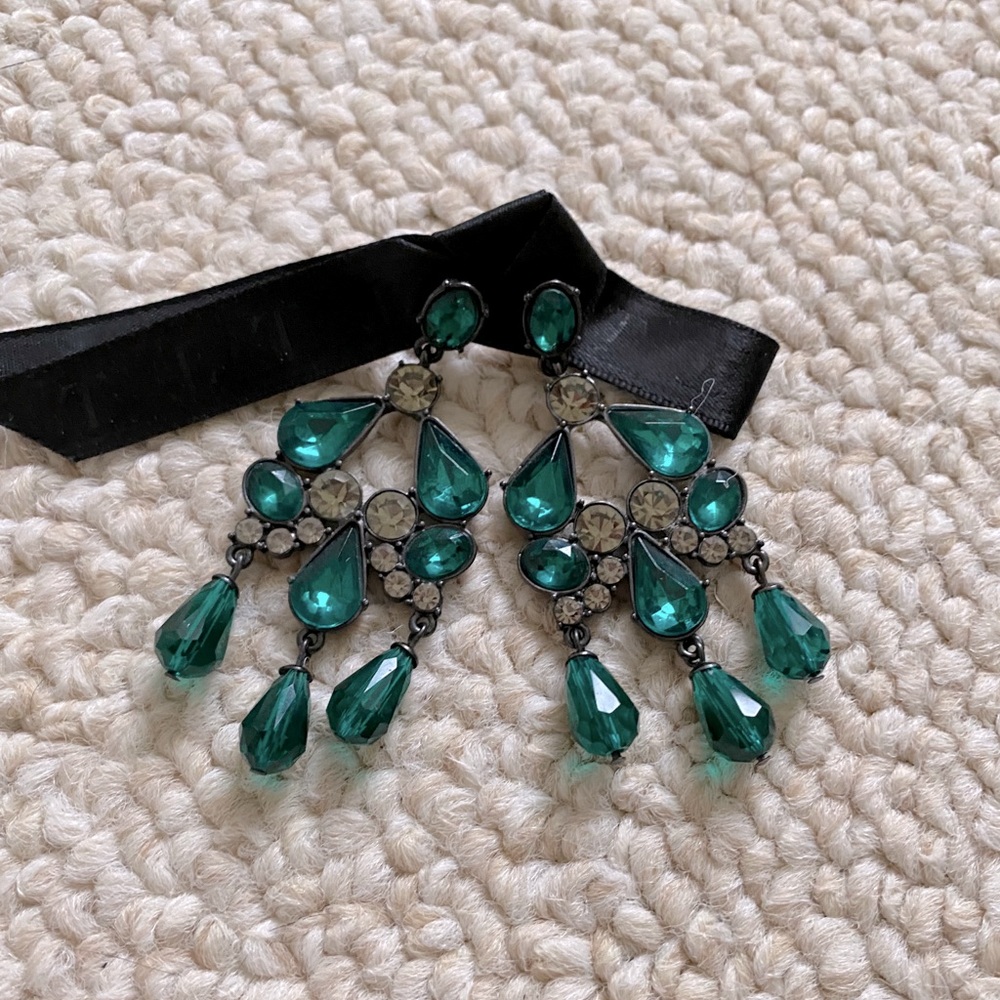 Green chandelier earrings - holiday!